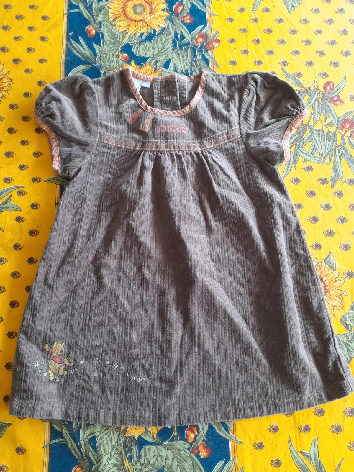 lot de 3 robe et 2 haut 18mois